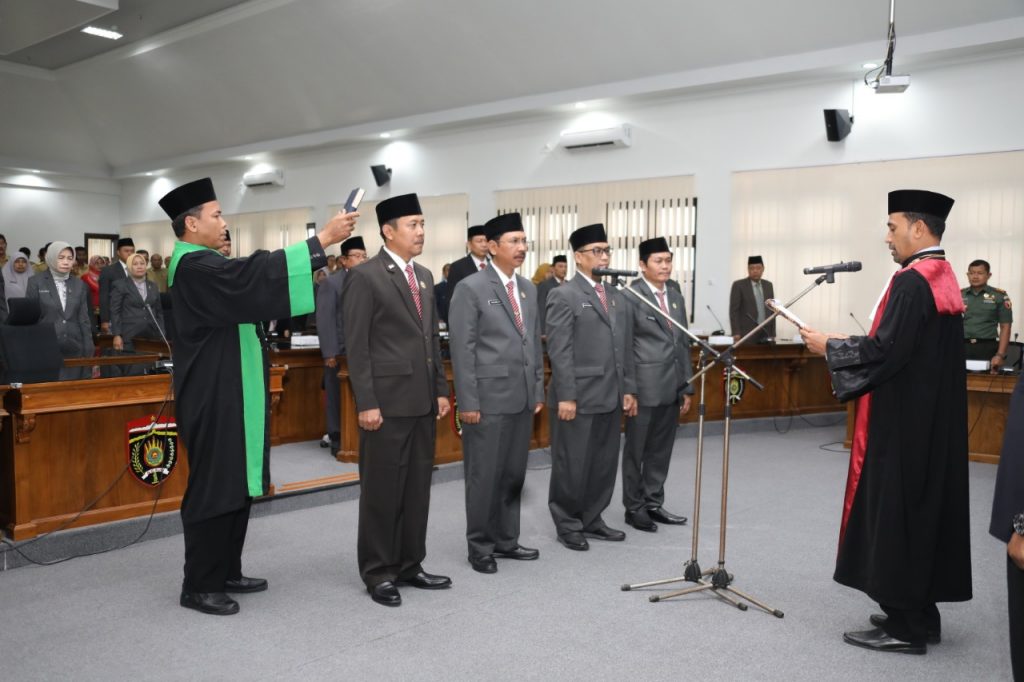 Pengucapan Sumpah Pimpinan Dewan Perwakilan Rakyat Daerah Kabupaten Ngawi.
