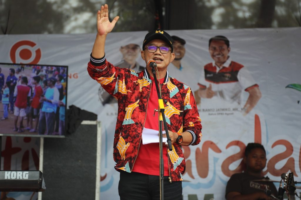Bupati Ngawi Menutup Gelaran Festival Paralayang Liga Jatim Seri 1 Tahun 2020