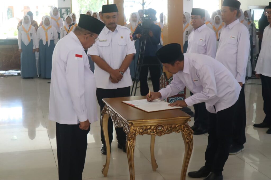 Pelantikan Dewan Kehormatan Pengurus PMI Kabupaten Ngawi serta Deklarasi MOU PMI Kabupaten Ngawi dan PPMI kabupaten Ngawi