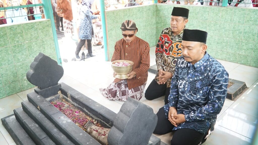 ZIARAH MAKAM LELUHUR MEMPERINGATI HARI JADI NGAWI KE 665Th