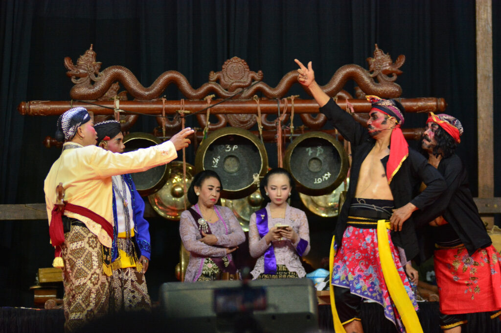 PAGELARAN SENI BUDAYA KETOPRAK DALAM RANGKA HARI JADI NGAWI KE 665