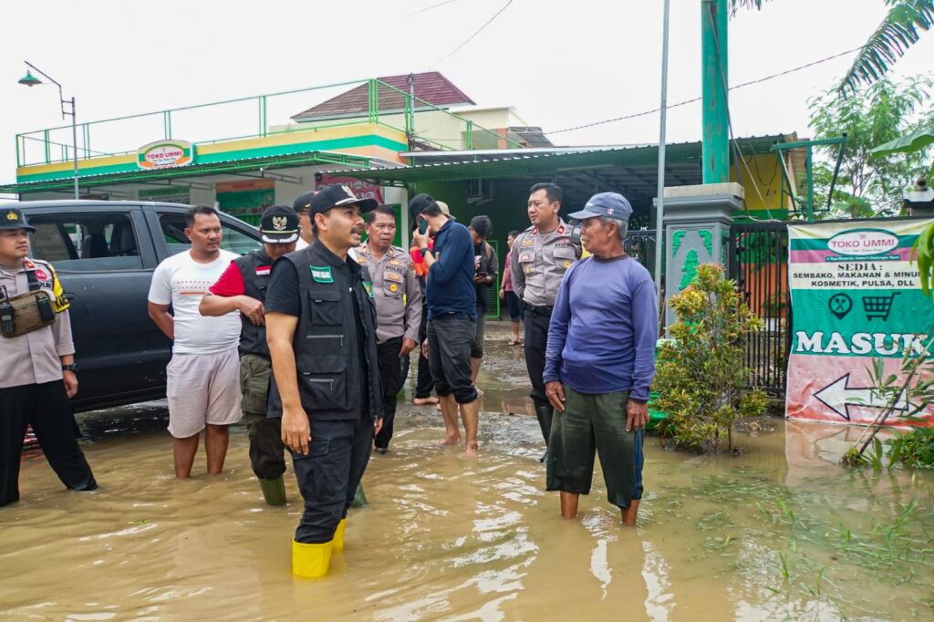 Tinjau banjir di kecamatan kwadungan