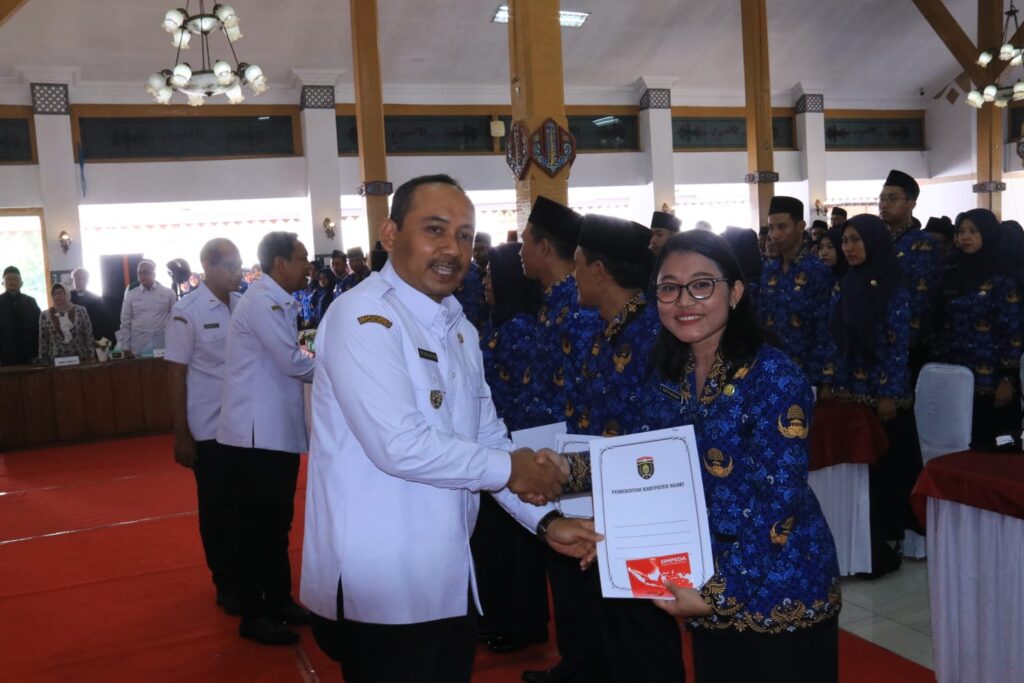 Penyerahan SK dan Pelantikan 540 ASN PPPK Kabupaten Ngawi Formasi 2023/ 2024