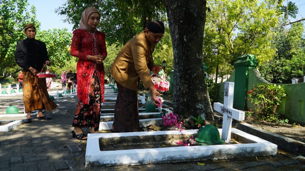 Ziarah Makam Pahlawan HUT RI Ke 79