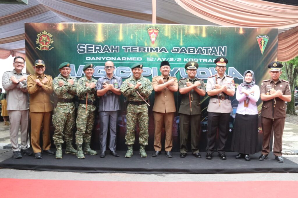 Serah Trima Jabatan DanyonArmed 12/AY/2 Kostrad Angicipi Yudha